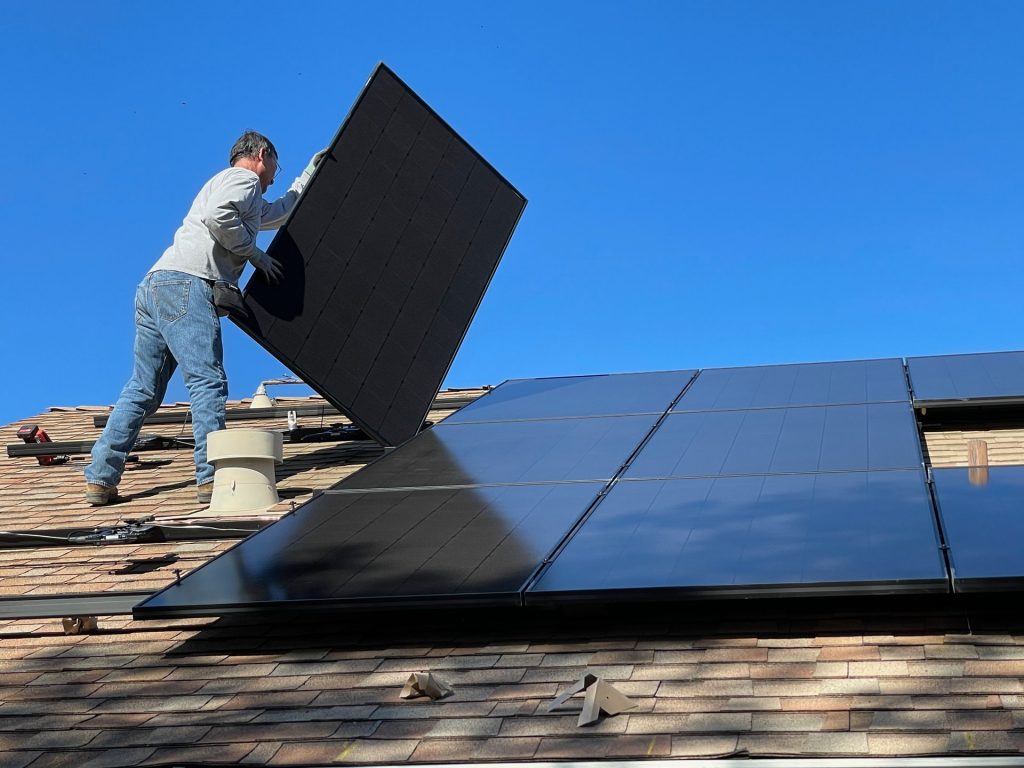 Cuánto se calientan los paneles solares?